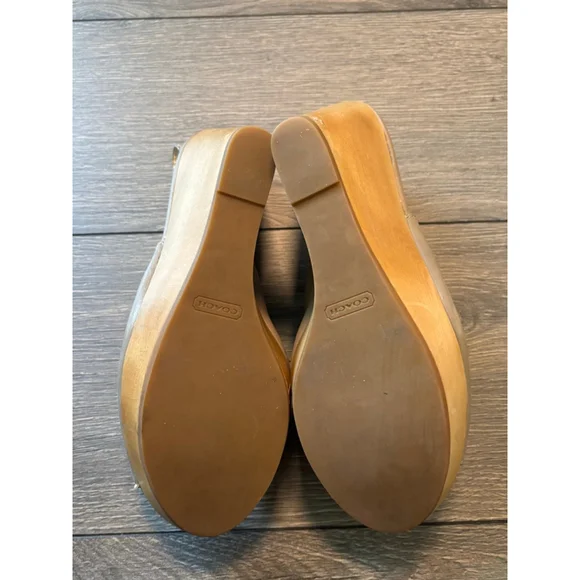Coach Jade Wedge Platform Leather Laser Cut-out Open Peep Toe Taupe Gray W
11B - Picture 11 of 12